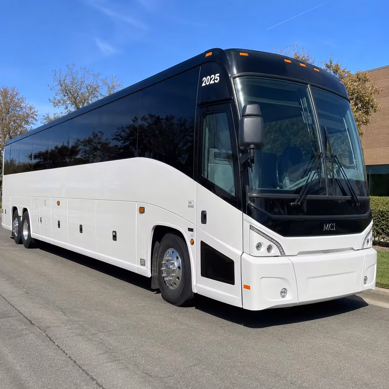 construction crew shuttles and worksite transportation in fresno