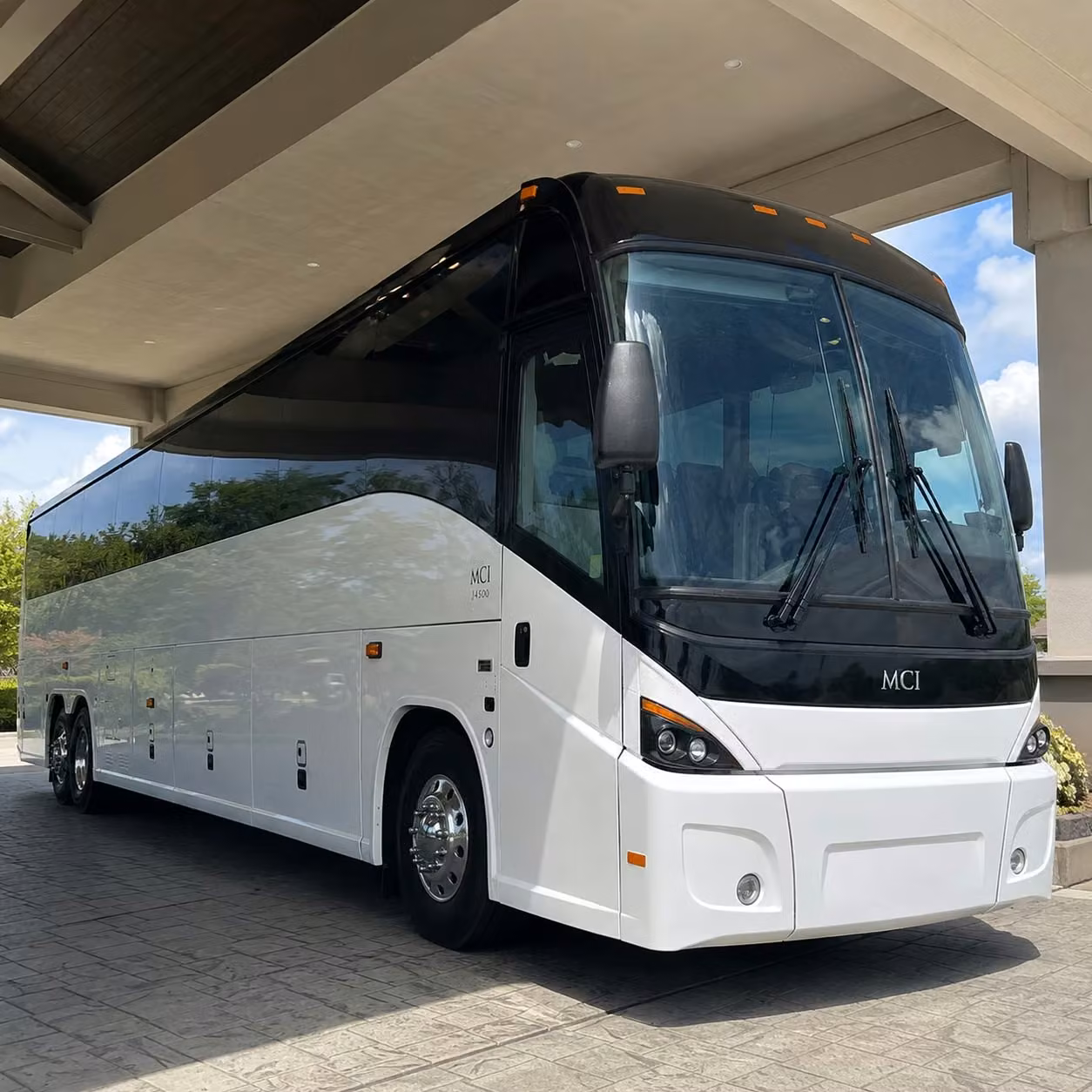 the right bus sizes and amenities for fresno government military travel